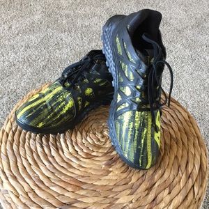 adidas gazelle silver green womens adidas Court Team Bounce Trainers Black White Women main image 0